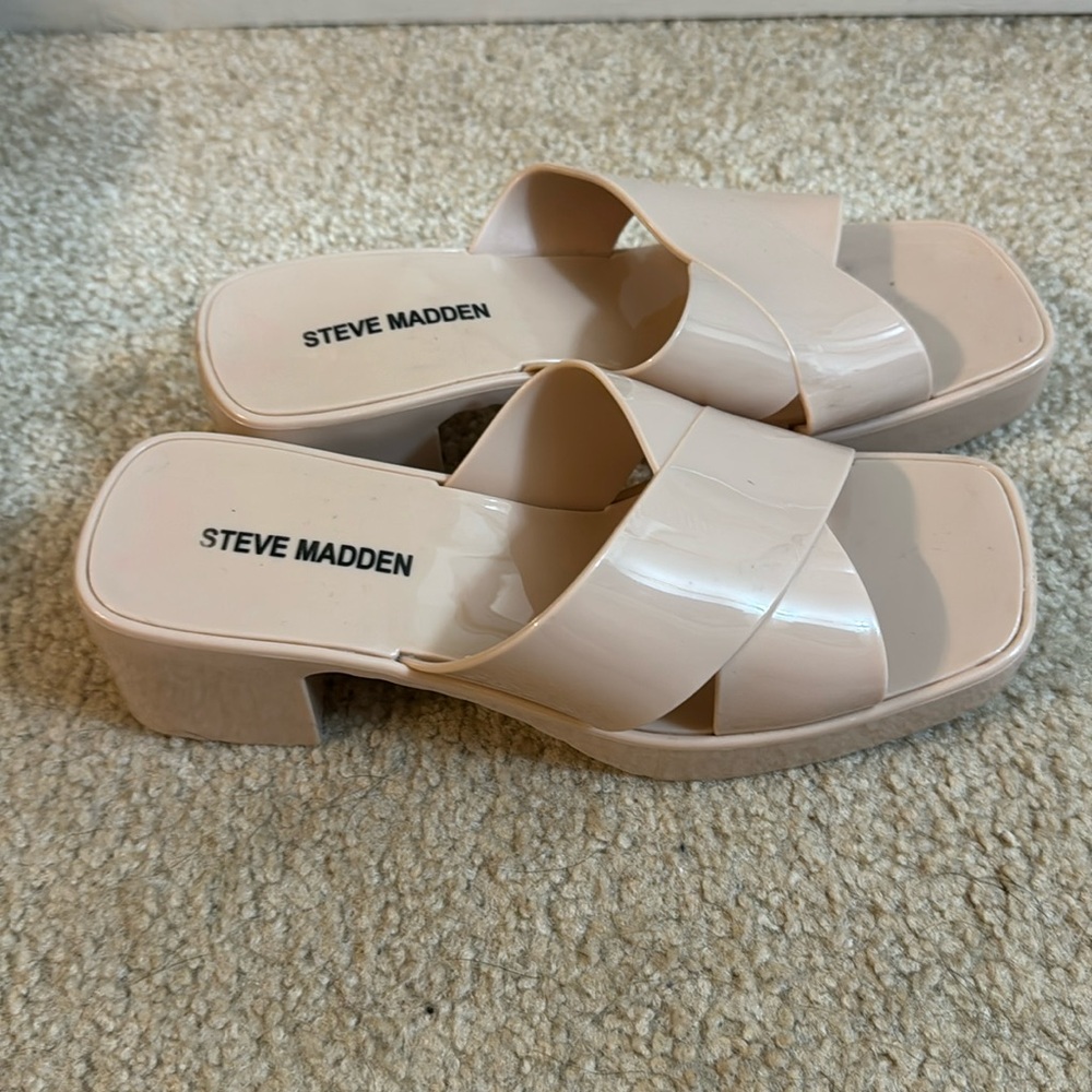 Steve Madden block heel jelly size 6